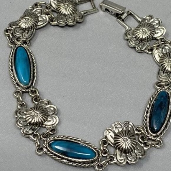 Western Style Bracelet Turquoise & Silver - Picture 3 of 4